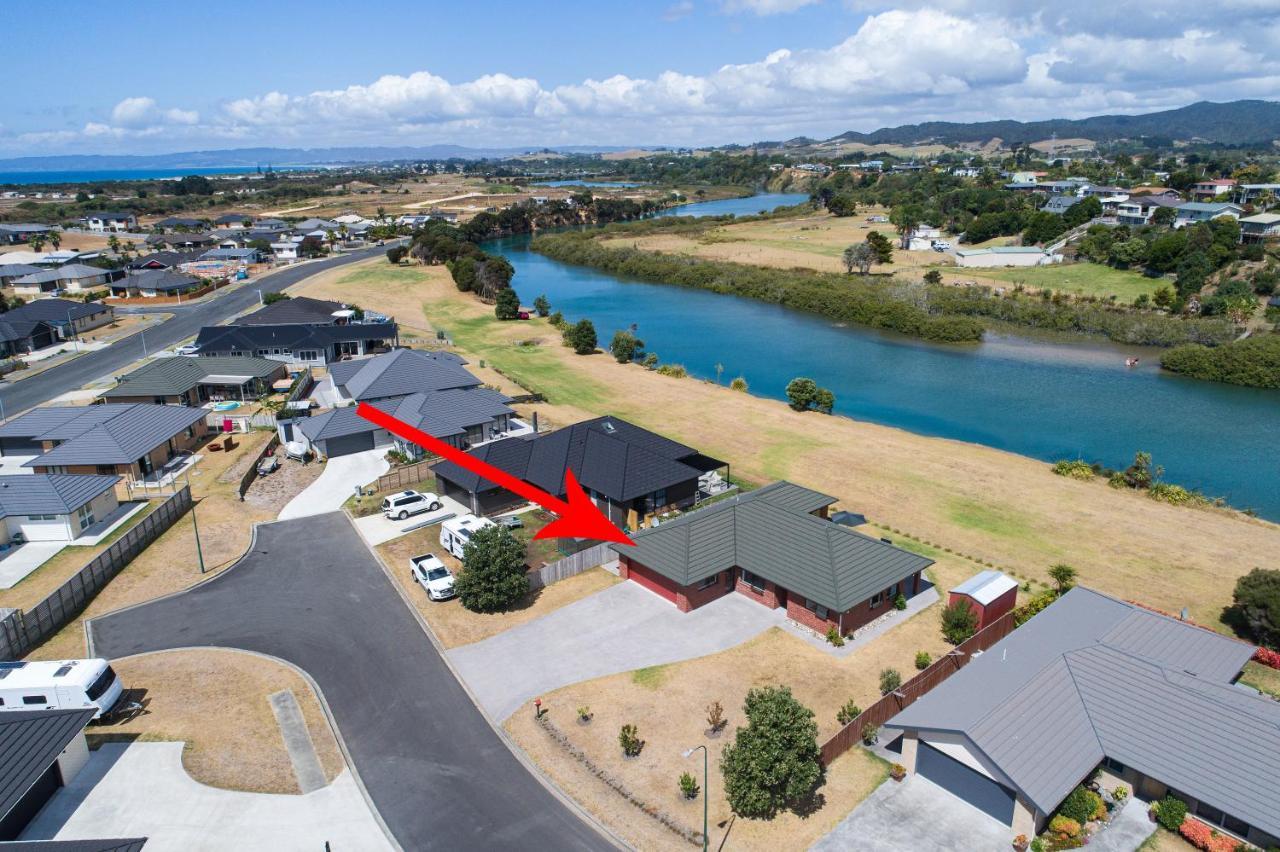 The Waterfront Ruakaka - Ruakaka Holiday Home Exterior foto